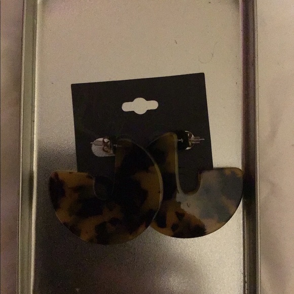 Jewelry - Picture 1 of 5